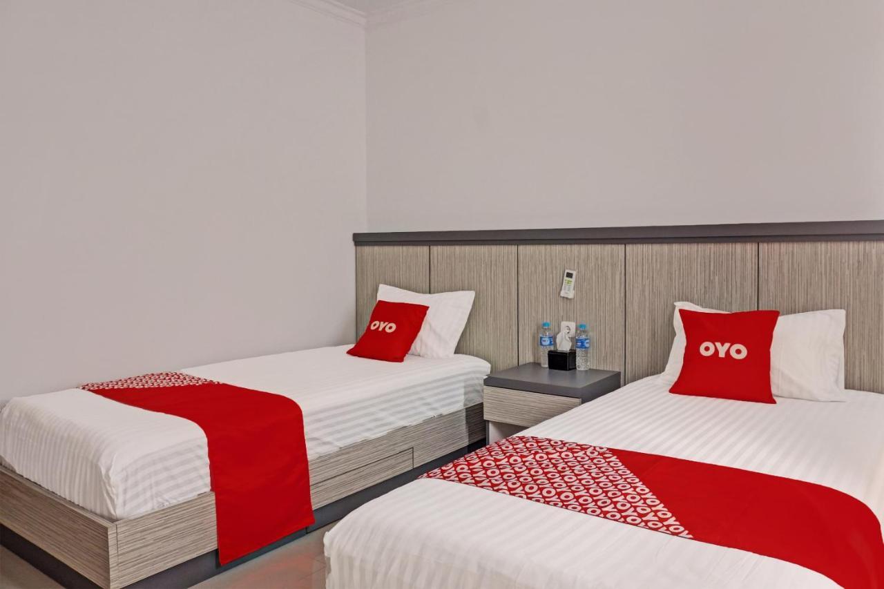 Super Oyo 92518 De Luna Hotel Banjarbaru Dış mekan fotoğraf